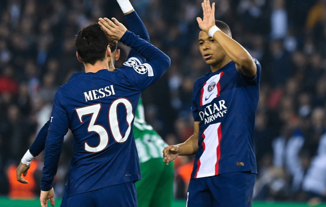 包含今晨体能课后；塞维利亚止住颓势备战德甲；话题不断；球探报告显示潜力的词条