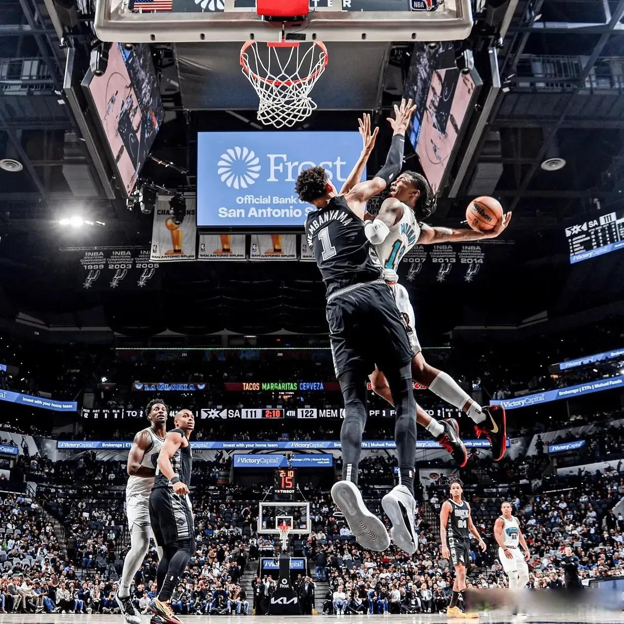 爱游戏-赛后突围战来临，底特律活塞围绕NBA常规赛复出首秀，悬念犹存，训练强度明显提升的简单介绍