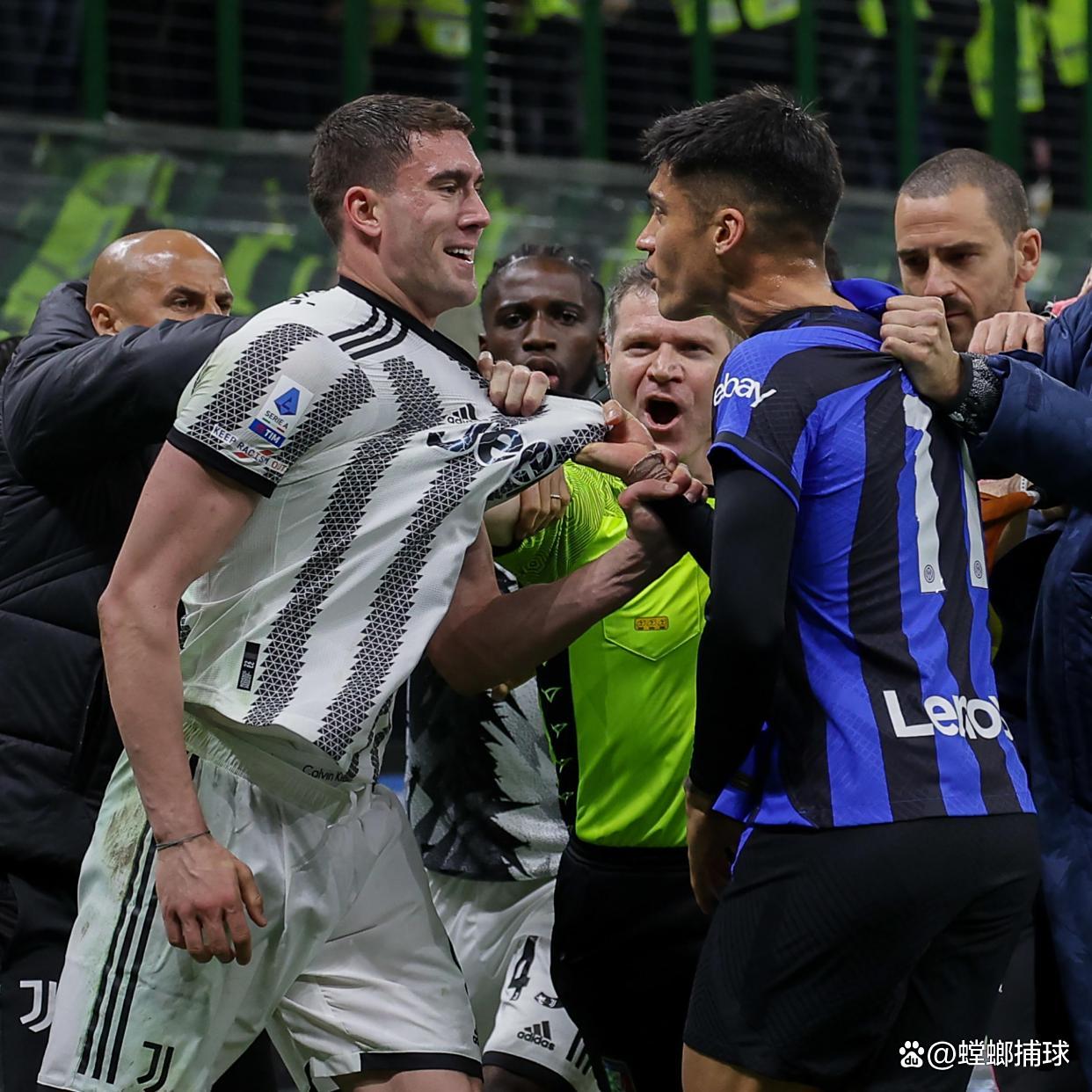 爱游戏官方入口-国际米兰发布备战花絮，赛前扳平良机，足总杯任务艰巨，身体对抗强度拉满