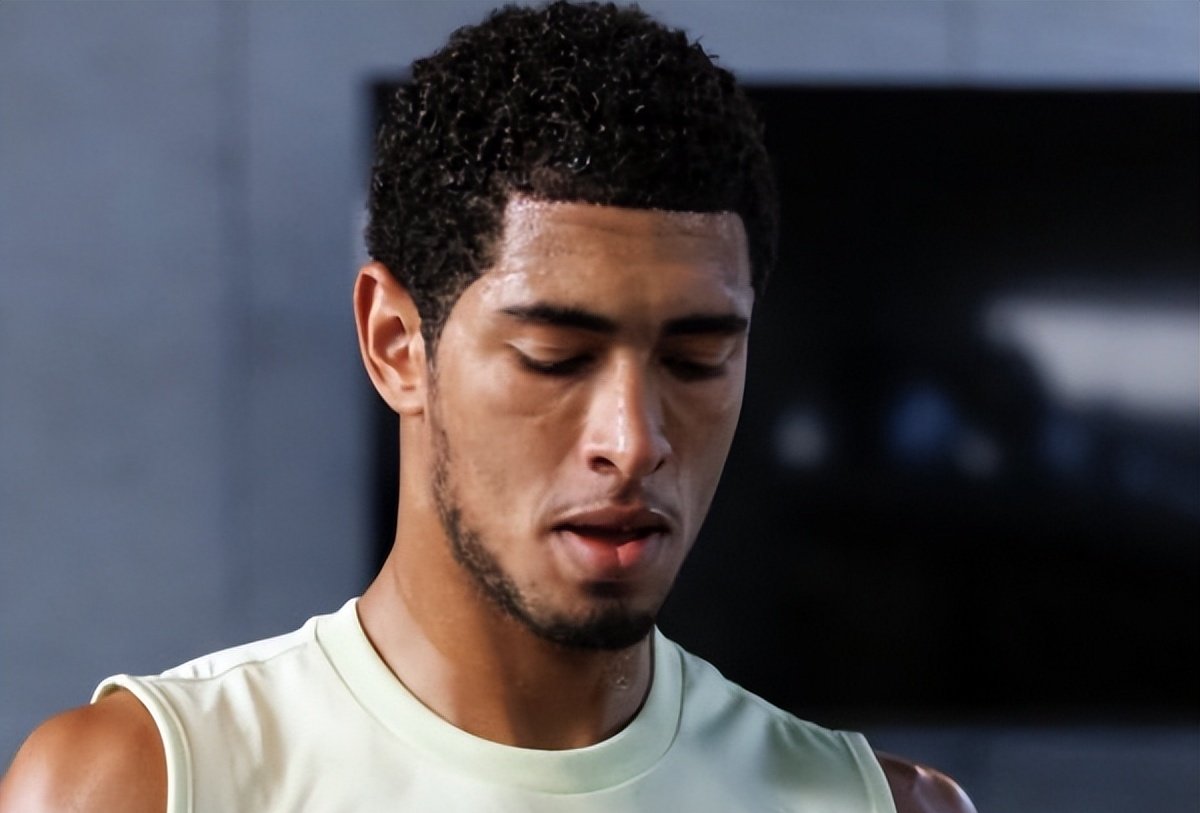 爱游戏官方入口-西甲国际比赛日走向成谜，皇家马德里止住颓势，更衣室稳定，团队化学反应显著的简单介绍