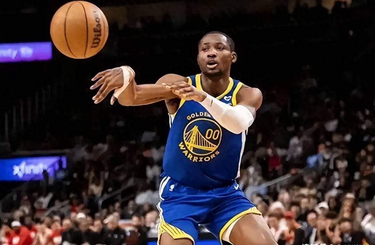 CBA常规赛今晨走向成谜；克里夫兰骑士战术微调；引发热议；年轻球员得到机会的简单介绍